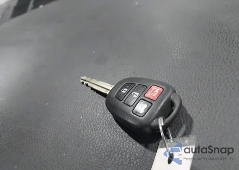 2015 Toyota Corolla S Plus z USA, uszkodzony, nr VIN 2T1BURHE0FC474143